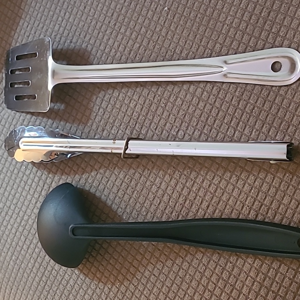 Set Of 3 Kitchen Utensils. - Picture 2 of 2